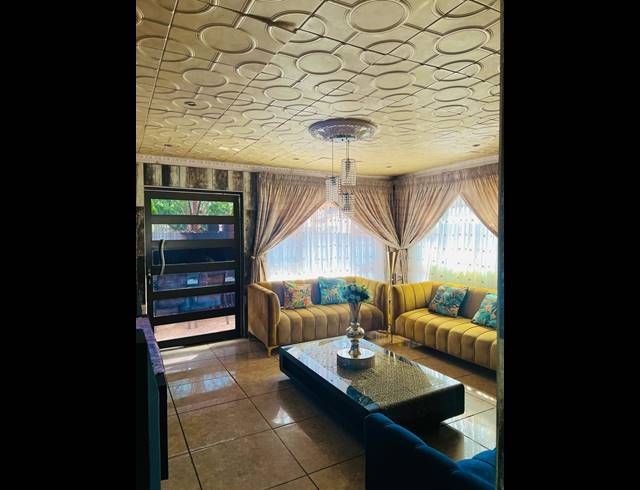 3 BEDROOM FREESTANDING FOR SALE IN SOSHANGUVE XX